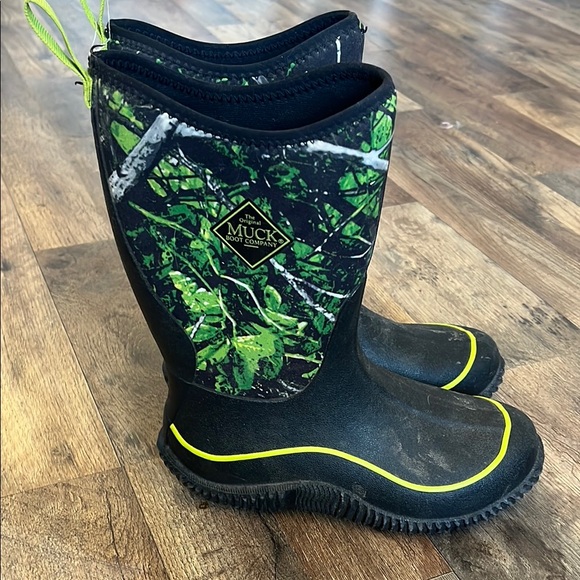 Muck Boots boys size 4 - Picture 3 of 6